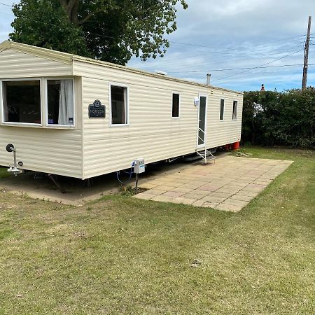 3 Bed 8 Berth Caravan In California Cliffs - M1 Грейт-Ярмут Екстер'єр фото