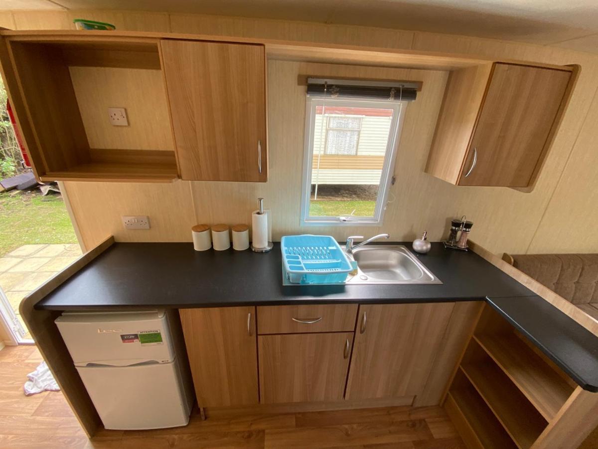 3 Bed 8 Berth Caravan In California Cliffs - M1 Грейт-Ярмут Екстер'єр фото
